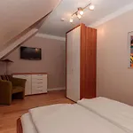 Duxcaar By Interhome Redewisch